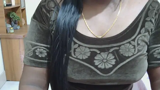 Snapshot of esita_1212 chatting on 03-26-26, 01:37 esita 1212 online show from 03-26-26, 01:37