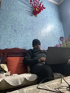 Dick 6inches online show from 12-15-25, 03:07