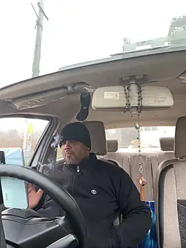 Dick 6inches online show from 12-19-25, 03:10