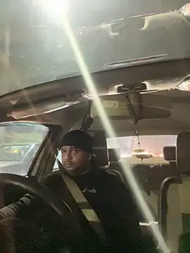 Dick 6inches online show from 10-31-25, 02:35