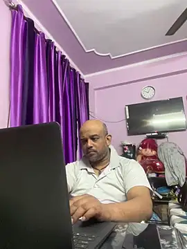 Dick 6inches online show from 11-04-25, 04:33