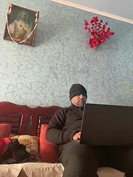 Dick 6inches online show from 12-16-25, 07:45