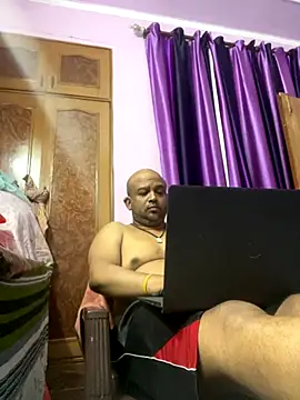 Snapshot of Dick_6inches chatting on 10-07-25, 01:28 Dick 6inches online show from 10-07-25, 01:28