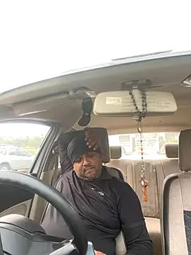 Dick 6inches online show from 10-31-25, 02:08