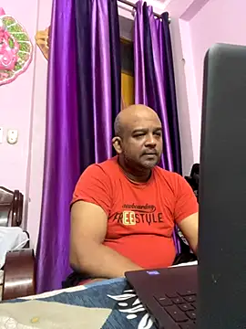 Snapshot of Dick_6inches chatting on 10-06-25, 01:29 Dick 6inches online show from 10-06-25, 01:29