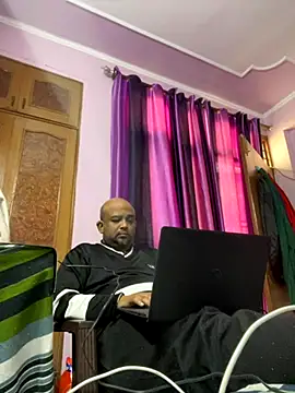 Dick 6inches online show from 11-29-25, 04:23