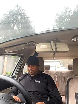 Dick 6inches online show from 10-28-25, 04:35