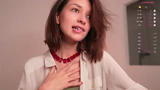 VivianLy  online show from 12-16-24, 07:48