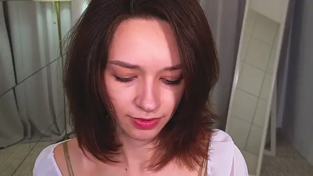 VivianLy  online show from 12-27-24, 11:28