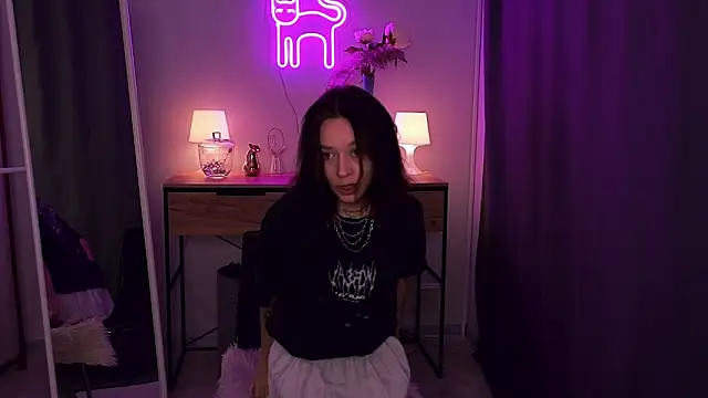 VivianLy  online show from 02-16-25, 09:26