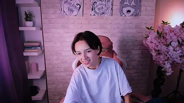 VivianLy  online show from 09-24-25, 11:28