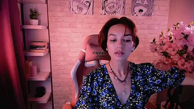 VivianLy  online show from 09-10-25, 11:09