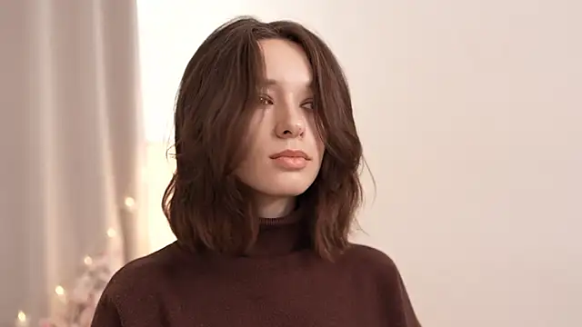 VivianLy  online show from 02-21-25, 11:01