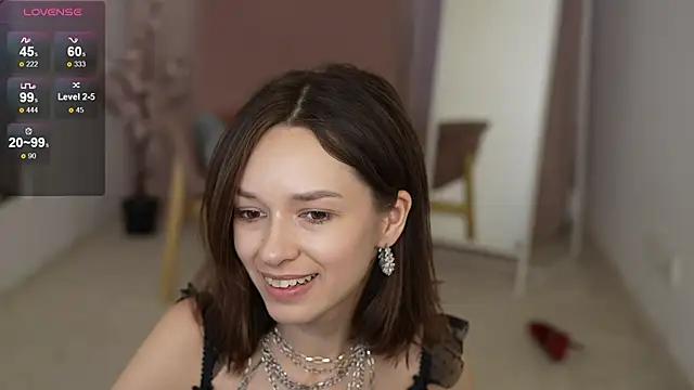 VivianLy  online show from 01-03-25, 11:14