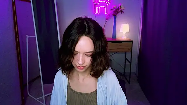 VivianLy  online show from 02-02-25, 03:39