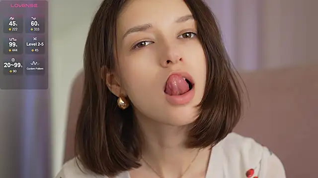 VivianLy  online show from 02-07-25, 10:50