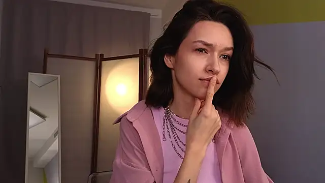 VivianLy  online show from 02-27-25, 09:50