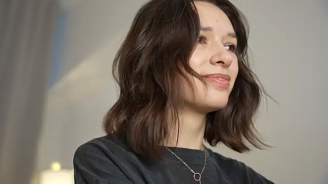 VivianLy  online show from 01-24-25, 11:48