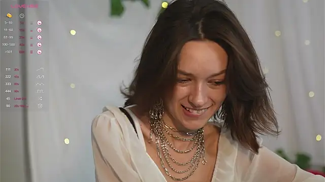 VivianLy  online show from 12-19-24, 10:56