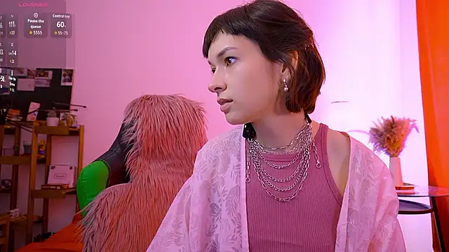 VivianLy  online show from 03-13-26, 11:04