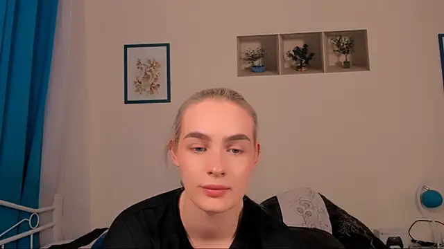 OliviaKisss online show from 04-18-26, 07:29