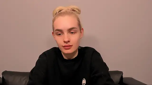 OliviaKisss online show from 02-23-26, 06:41