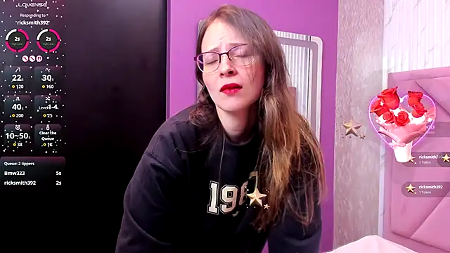 AmbeerWood  online show from 10-19-25, 11:46