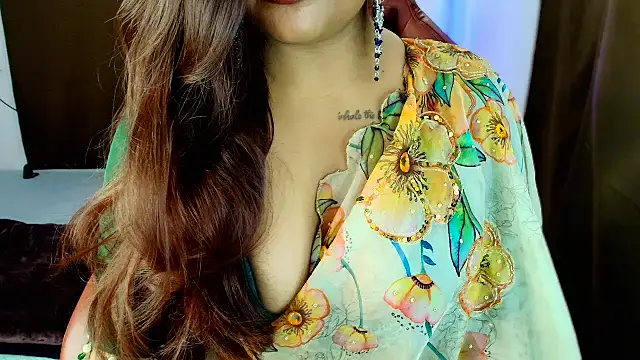 Snapshot of shanayaaa_1 chatting on 10-21-25, 07:02 shanayaaa 1 online show from 10-21-25, 07:02