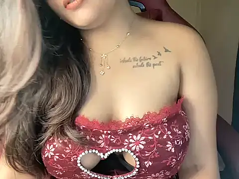 Snapshot of shanayaaa_1 chatting on 02-21-25, 06:26 shanayaaa 1 online show from 02-21-25, 06:26