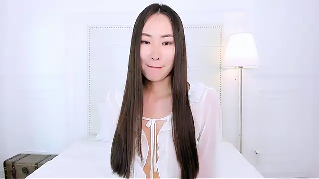 NaomiYuu online show from 05-27-26, 10:44