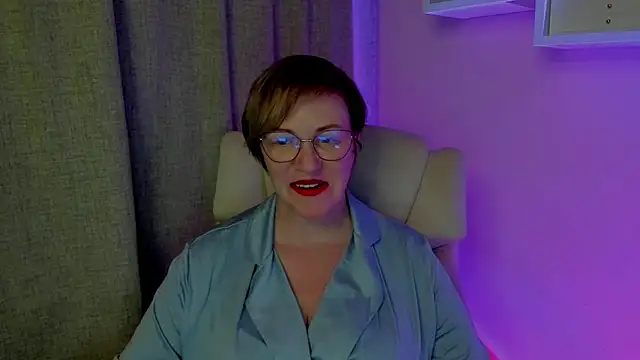 Snapshot of feliziaDesire chatting on 07-28-26, 05:01 feliziaDesire online show from 07-28-26, 05:01
