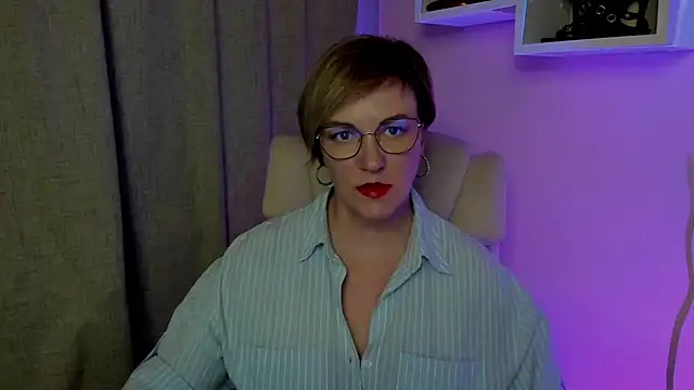 Snapshot of feliziaDesire chatting on 07-22-26, 03:47 feliziaDesire online show from 07-22-26, 03:47