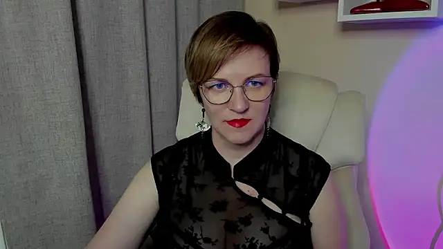 Snapshot of feliziaDesire chatting on 06-27-26, 12:44 feliziaDesire online show from 06-27-26, 12:44
