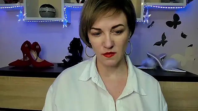Snapshot of feliziaDesire chatting on 02-15-25, 10:11 feliziaDesire online show from 02-15-25, 10:11