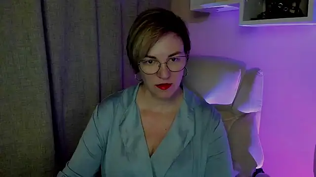 Snapshot of feliziaDesire chatting on 07-16-26, 03:47 feliziaDesire online show from 07-16-26, 03:47
