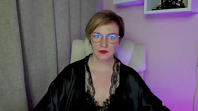 Snapshot of feliziaDesire chatting on 07-19-26, 06:48 feliziaDesire online show from 07-19-26, 06:48