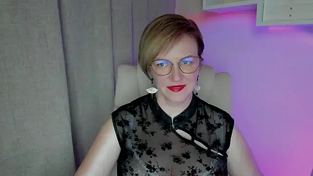 Snapshot of feliziaDesire chatting on 08-02-26, 12:58 feliziaDesire online show from 08-02-26, 12:58