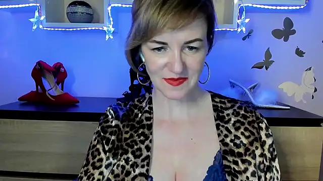 Snapshot of feliziaDesire chatting on 03-17-25, 11:24 feliziaDesire online show from 03-17-25, 11:24