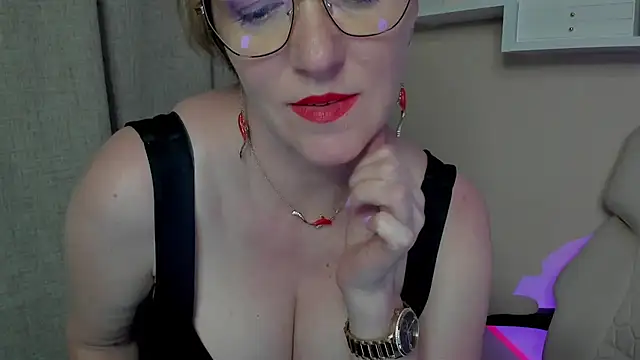 Snapshot of feliziaDesire chatting on 08-04-26, 03:49 feliziaDesire online show from 08-04-26, 03:49