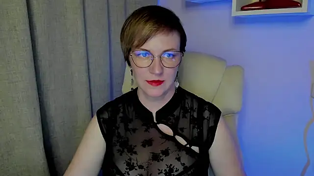 Snapshot of feliziaDesire chatting on 06-24-26, 04:05 feliziaDesire online show from 06-24-26, 04:05