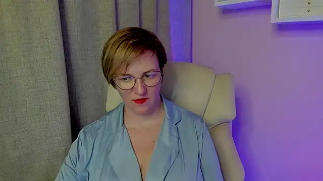 Snapshot of feliziaDesire chatting on 07-28-26, 03:21 feliziaDesire online show from 07-28-26, 03:21