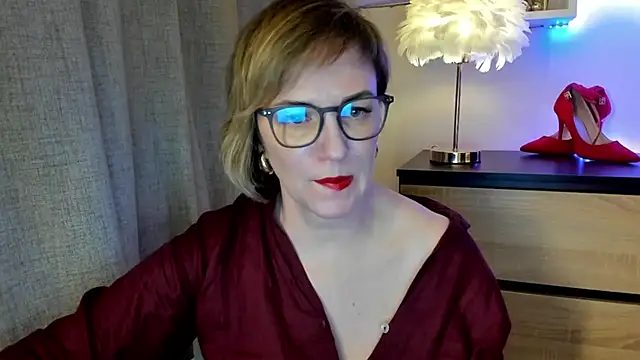 Snapshot of feliziaDesire chatting on 10-22-25, 12:48 feliziaDesire online show from 10-22-25, 12:48