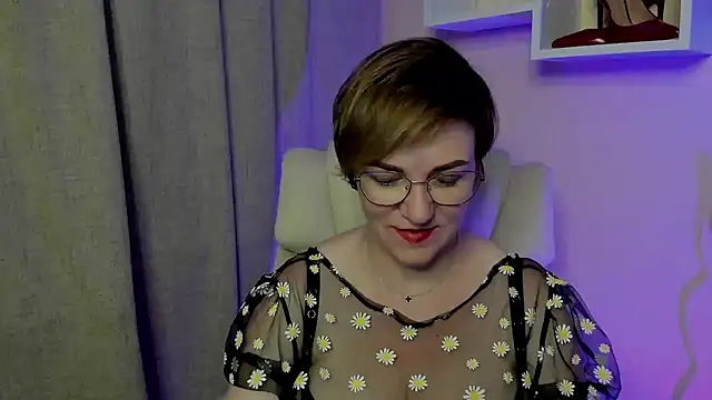 Snapshot of feliziaDesire chatting on 06-30-26, 07:14 feliziaDesire online show from 06-30-26, 07:14