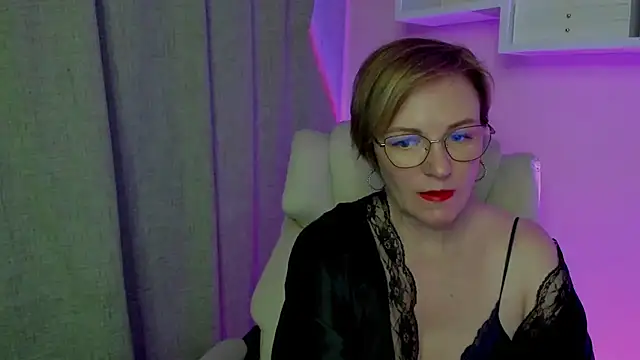 Snapshot of feliziaDesire chatting on 08-04-26, 03:44 feliziaDesire online show from 08-04-26, 03:44