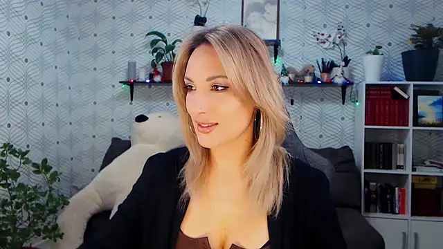 MillaXQueen online show from 01-14-26, 03:26