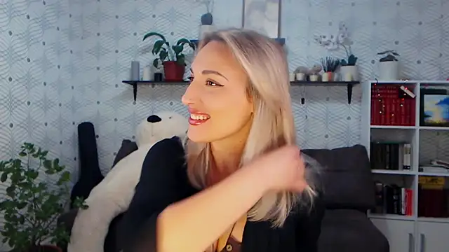 MillaXQueen online show from 03-26-26, 11:52