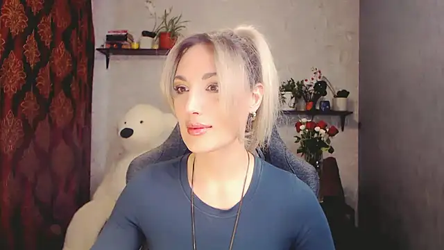 Snapshot of MillaXQueen chatting on 03-10-25, 09:56 MillaXQueen online show from 03-10-25, 09:56