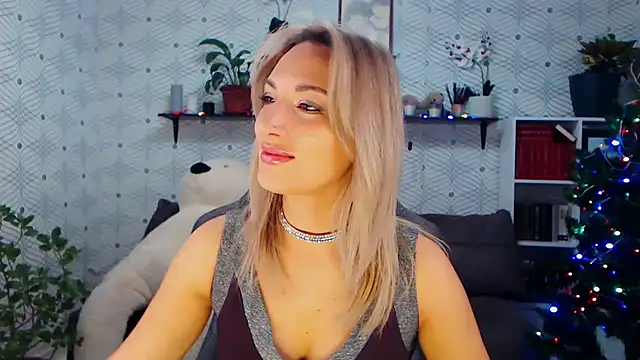 MillaXQueen online show from 12-14-25, 07:25