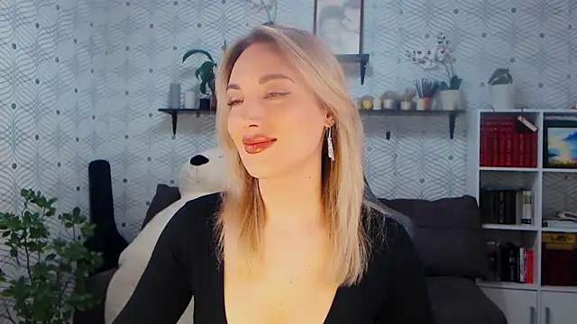 MillaXQueen online show from 04-20-26, 03:02