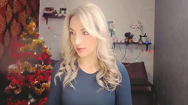 Snapshot of MillaXQueen chatting on 12-14-24, 05:07 MillaXQueen online show from 12-14-24, 05:07